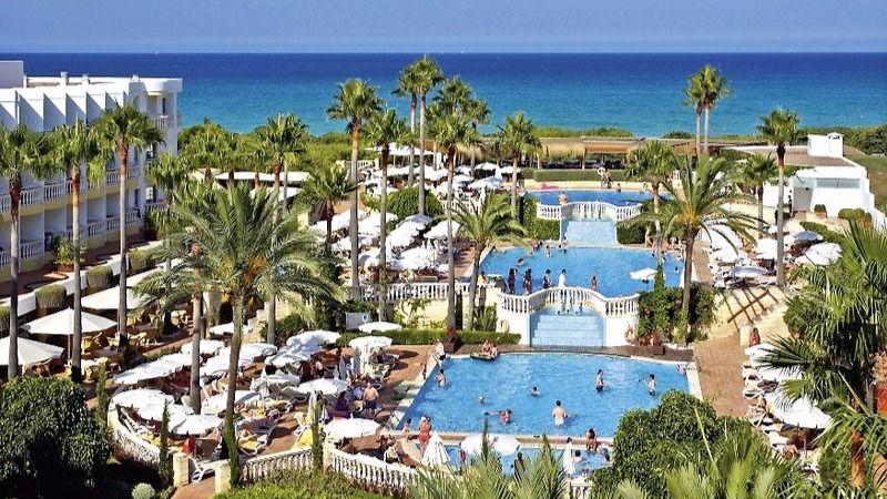 Hotel a pleno rendimiento en Platja de Muro