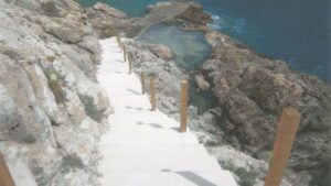 escaleras ilegales roca llisa