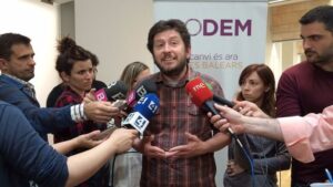 Alberto Jarabo ante los medios