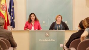 Pilar Costa y Ruth Mateu tras la reuni&oacute;n semanal del Govern