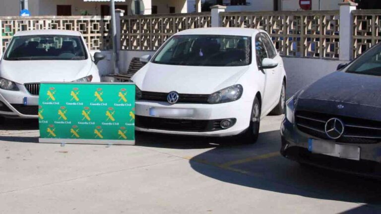 Guardia Civil coches moto vehículos