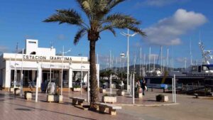 Actual estaci&oacute;n mar&iacute;tima al principio de la Avenida Santa Eul&agrave;ria de Vila