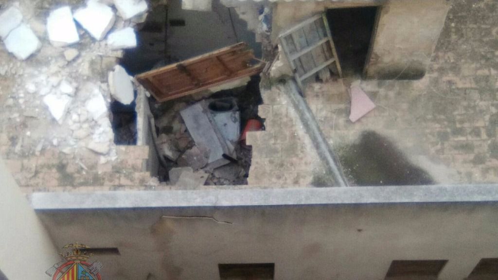 derrumbe forjado edificio abandonado