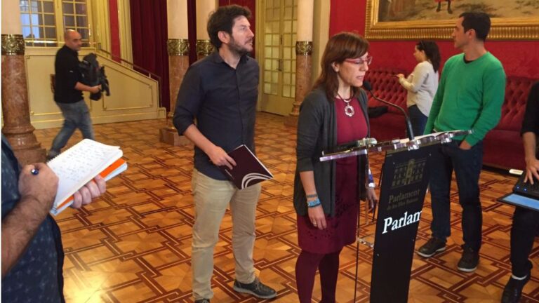 Huertas atribuye los movimientos a la "envidia y testosterona de la dirección"