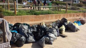 35 kg de envases, 20 de vidrio, 70 de voluminosos y 215 de desecho