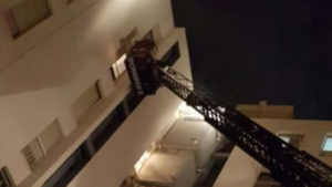 Momento de la actuaci&oacute;n de los bomberos