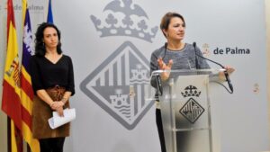 Marga Dur&aacute;n junto a Lourdes Bosch