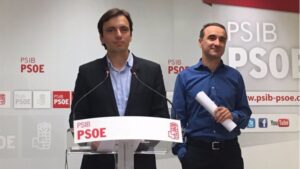 Miralles y Pons, durante su comparecencia