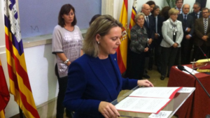 Maria Salom tom&oacute; posesi&oacute;n del cargo