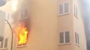 Imagen del incendio en la calle Reis Cat&ograve;lics de Palma