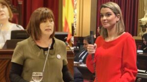 Imagen de archivo de ambas en el Parlament