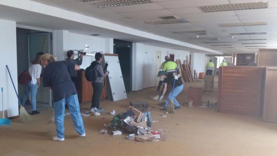 Los operarios ya trabajan