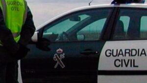 coche guardia civil 02