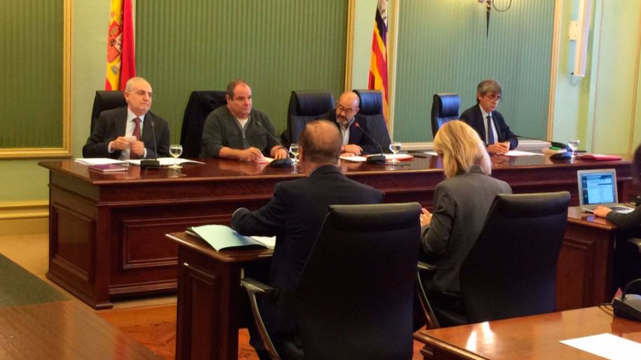 El exdirector de la Abogacía ha comparecido en el Parlament