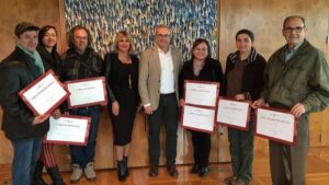 entrega cartas artesano