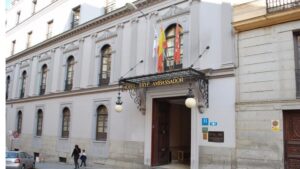 El hotel est&aacute; situado en el antiguo Ambassador