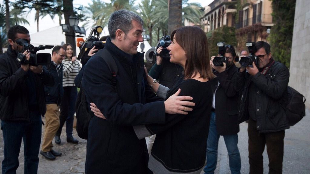 Armengol ha recibido en el Consolat al presidente de Canarias, Fernando Clavijo