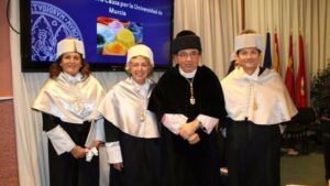 Imagen del acto de entrega del Honoris Causa