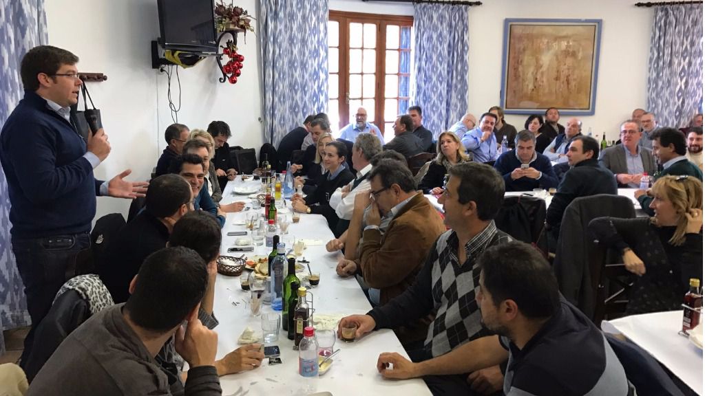 Imagen del berenar en Ses Torres, en la carretera de Petra a Santa Margalida