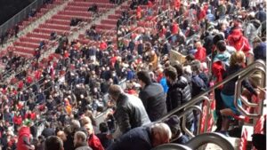 La afici&oacute;n no ha esperado al final del partido para abandonar el estadio