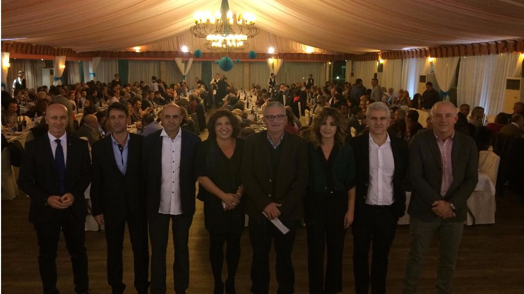 Los líderes del partido ante sus invitados