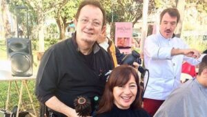 La presidenta ha colaborado con 'Peluqueros Solidarios' en Eivissa