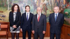 Padre e hijo, en el centro