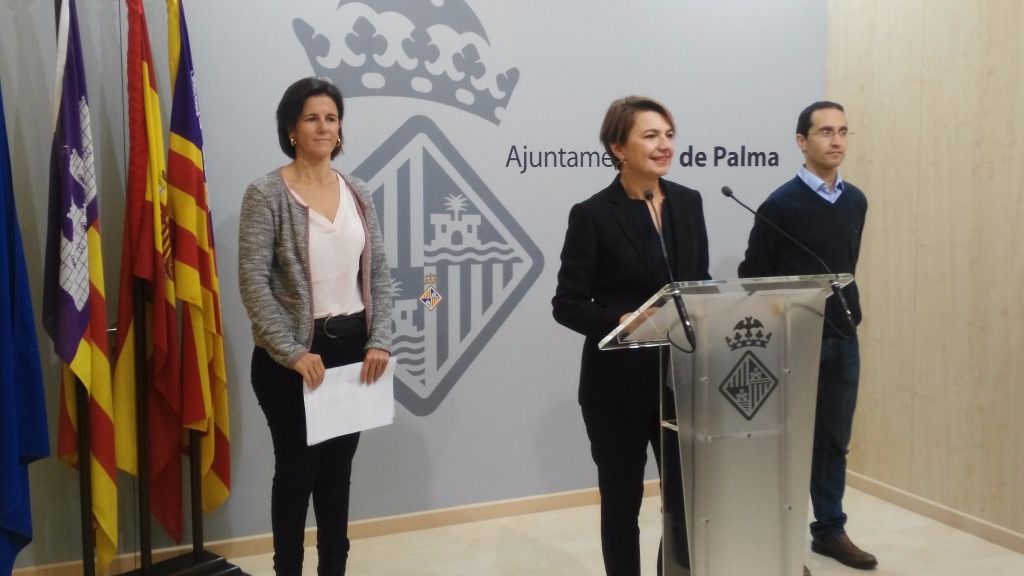 Marga Durán, en el centro