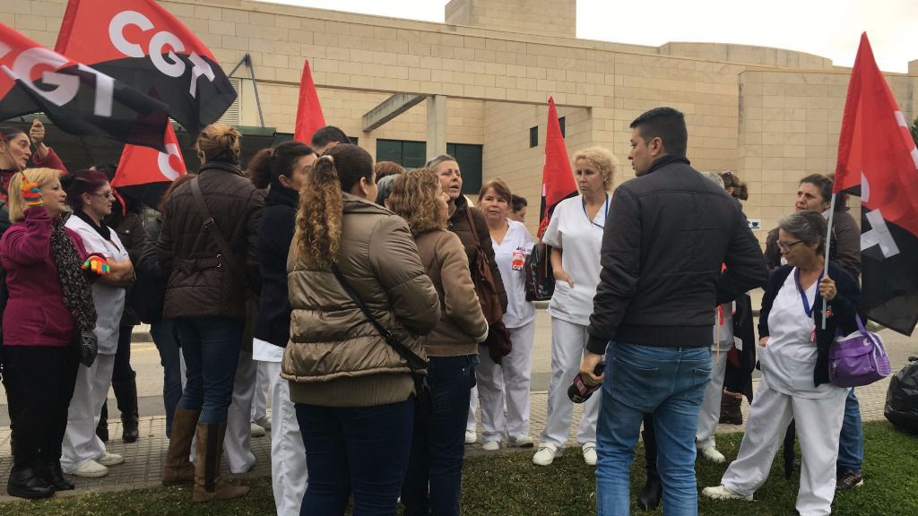 trabajadores limpieza Hospital Son Llàtzer