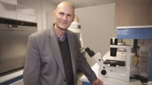 Izpisua es profesor del Laboratorio de Expresi&oacute;n G&eacute;nica del Instituto Salk