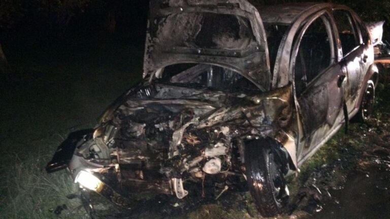 incendio coche frontal carreterra Lloseta-Biniamar