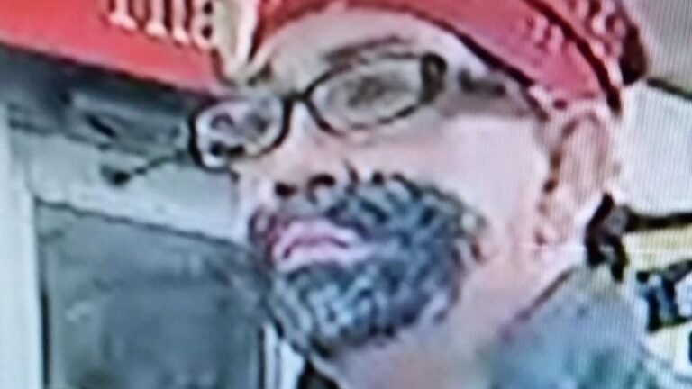 barba pintada disfraz ladrón