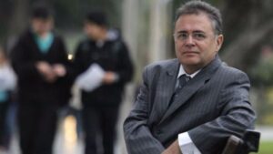 catedr&aacute;tico de Derecho Constitucional de la UIB