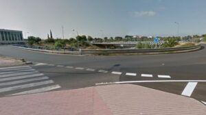 El conductor embisti&oacute; a otro veh&iacute;culo en el rotonda de Son Rapinya