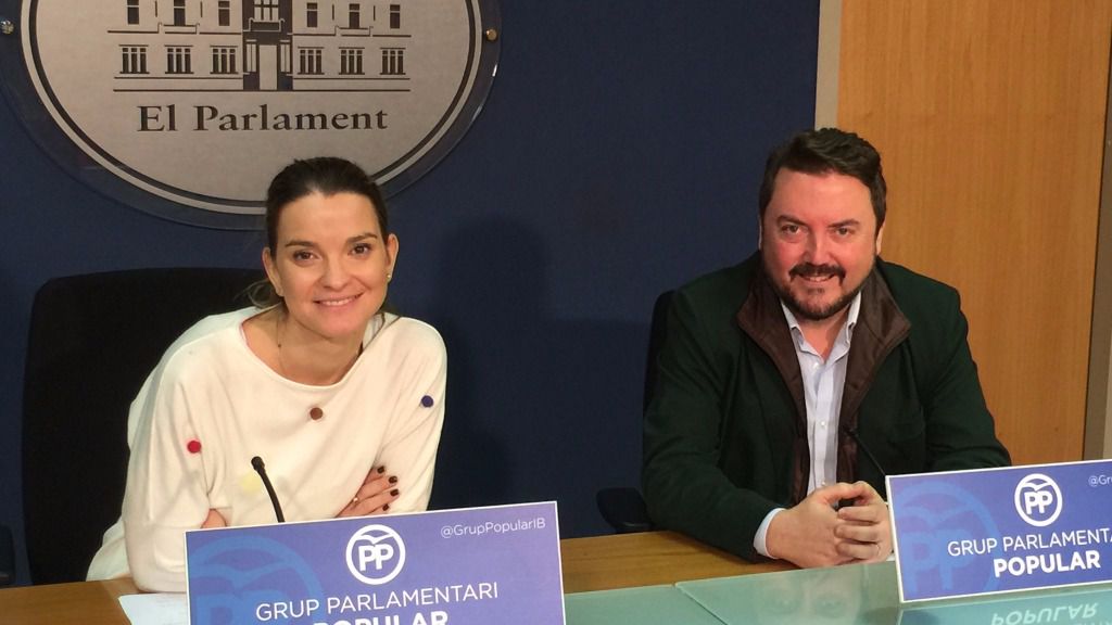 Marga Prohens junto a Antoni Camps