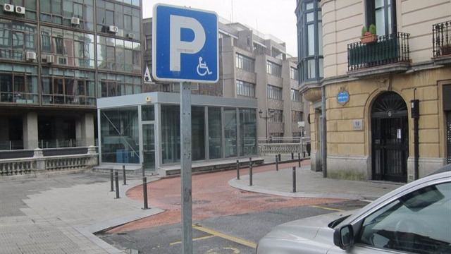 aparcamiento parking coche minusvalía discapacitado
