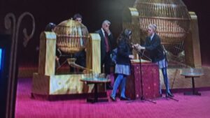 Las ni&ntilde;as que han cantado el premio