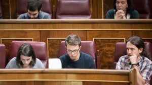 Imagen de archivo de Iglesias y Errej&oacute;n en el Congreso