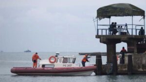 Im&aacute;genes de la b&uacute;squeda del fuselaje y los pasajeros