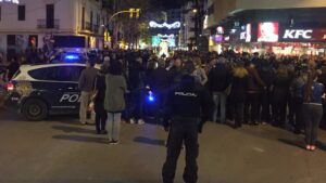 cabalgata reyes magos vila policia