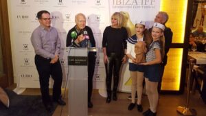 homenaje antonio isasi