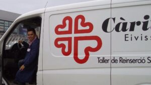furgoneta caritas eivissa