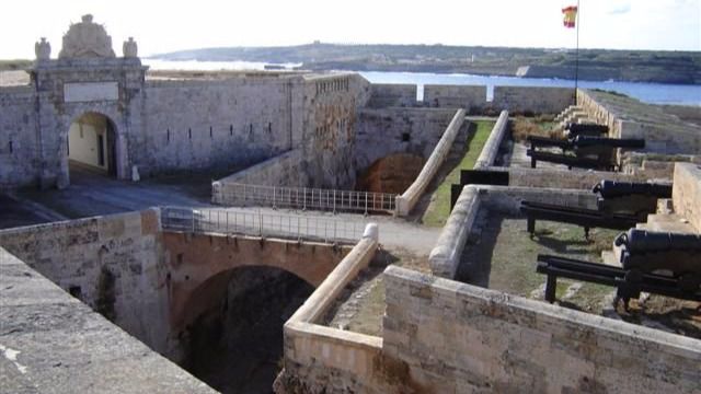 fortaleza la mola isabel II