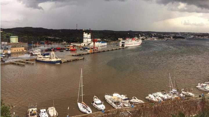 Puerto de Maó marrón