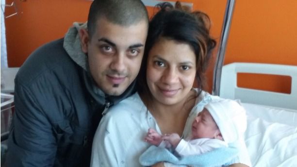 La niña y sus padres