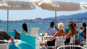 Est&aacute;n menos d&iacute;as pero gastan m&aacute;s