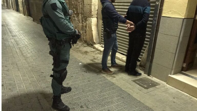 Uno de los detenidos