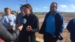 Marga Dur&aacute;n ha visitado el Pla de Sant Jordi y se ha reunido con vecinos de la zona