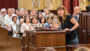 Imagen de la portavoz parlamentaria de Podem, Laura Camargo