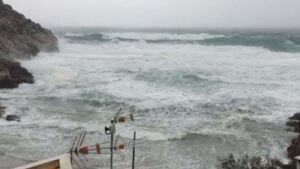 El viento ya se ha hecho notar en la Cala Sant Vicen&ccedil;
